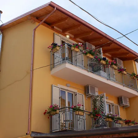 Stanza Per 4 Ospiti Nel Centro, A Due Passi Dal Mare - Il Mozzo! Апартаменты Кампора-Сан-Джованни