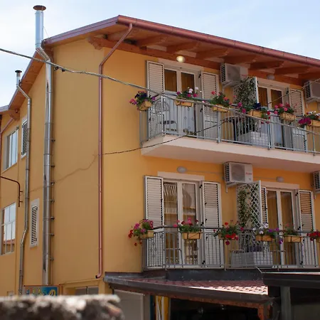 Stanza Per 4 Ospiti Nel Centro, A Due Passi Dal Mare - Il Mozzo! Апартаменты